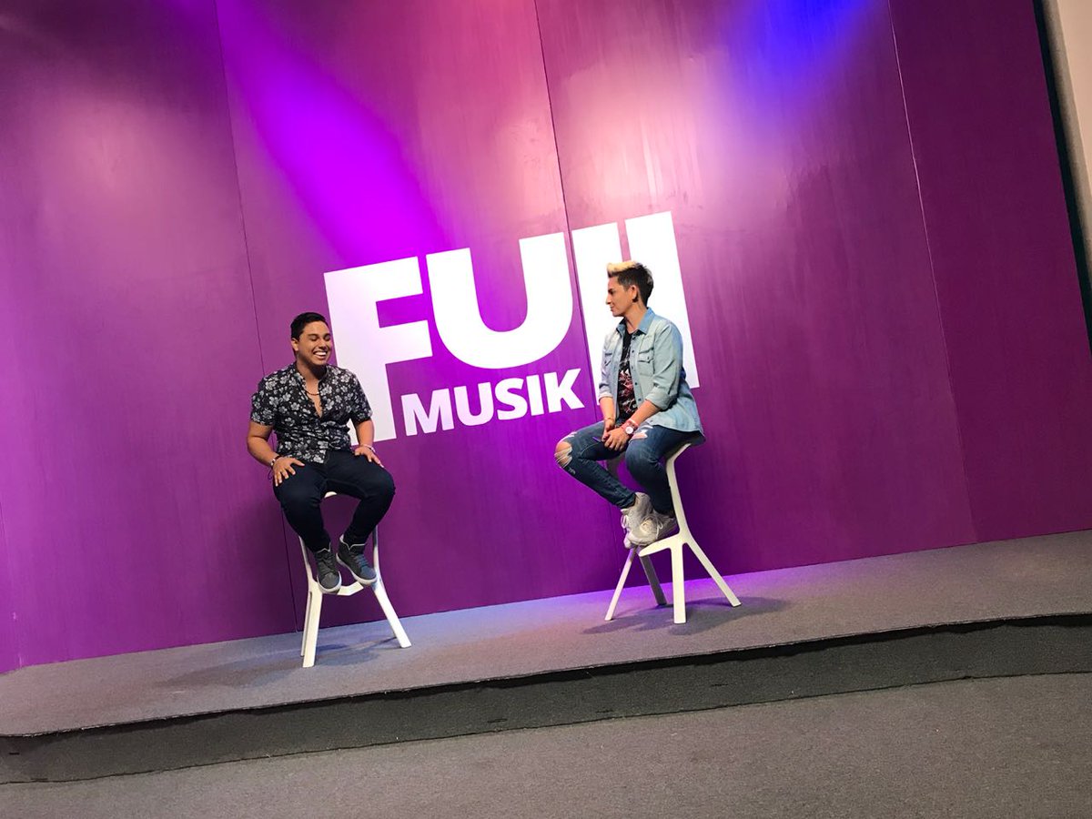 LYANMusic1's tweet photo. Gracias al canal telecaribe y su programa #fullmusik por la invitación y gracias @camilachain por tan maravillosa entrevista https://t.co/FUnEHNEzOv