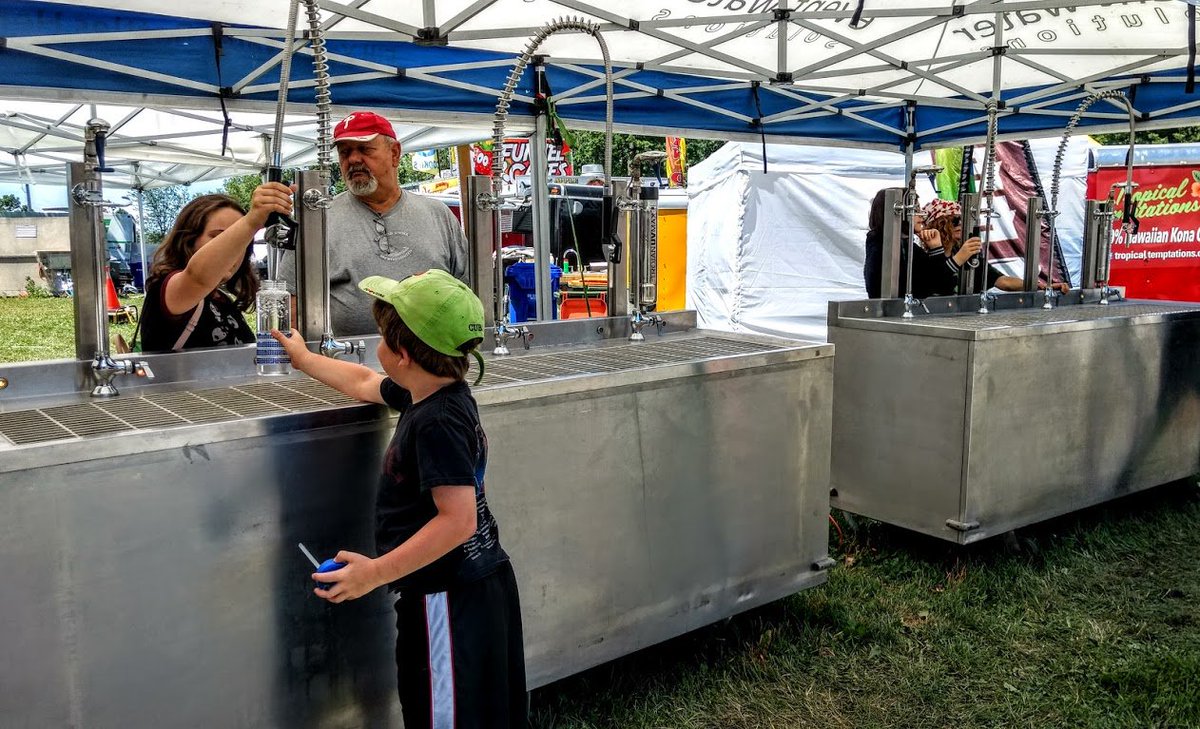 mariposafolk's tweet photo. @eventwater will be back at this weekends @mariposafolk Festival!
Remember to bring your refillable water bottles and stay hydrated all weekend!
#Mariposa2018 #EventWaterSolutions #FREEWATER #ecofriendly #KeepCool #orillia #tudhopepark https://t.co/VV6CQ6BbP5