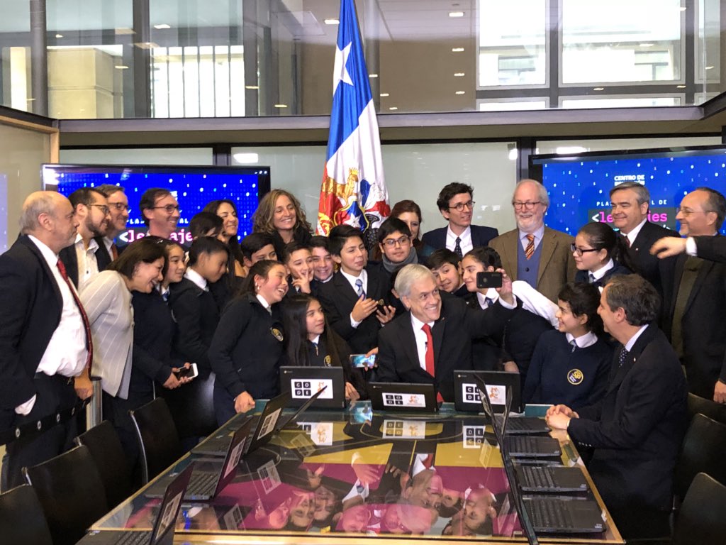 raulfiguersa's tweet photo. Hoy lanzamos el Centro de Innovación Mineduc que fortalecerá a nuestros estudiantes en el lenguaje digital, jóvenes preparados para el futuro, jóvenes del siglo XXI #innovareseducar #plannacionaldecalidad https://t.co/fOV7ZbnDDA