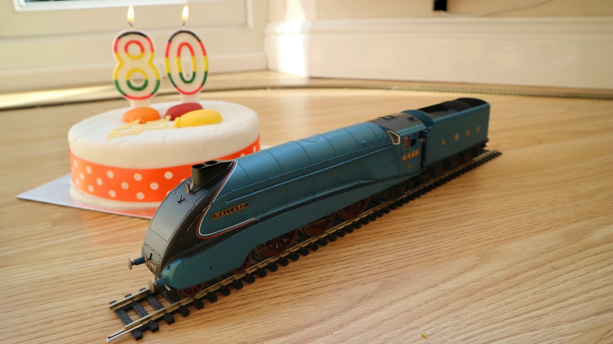 InterCity82's tweet photo. Congratulations, you old gal! πβ€ #stillthefastest https://t.co/XEpqxMcEOp
