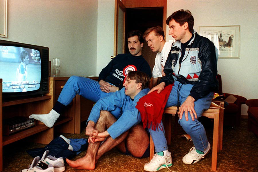 ThrowbackAFC's tweet photo. Alan Smith, Lee Dixon, Paul Merson and David Seaman. #ThreeLions https://t.co/n0MGGNI9Ab