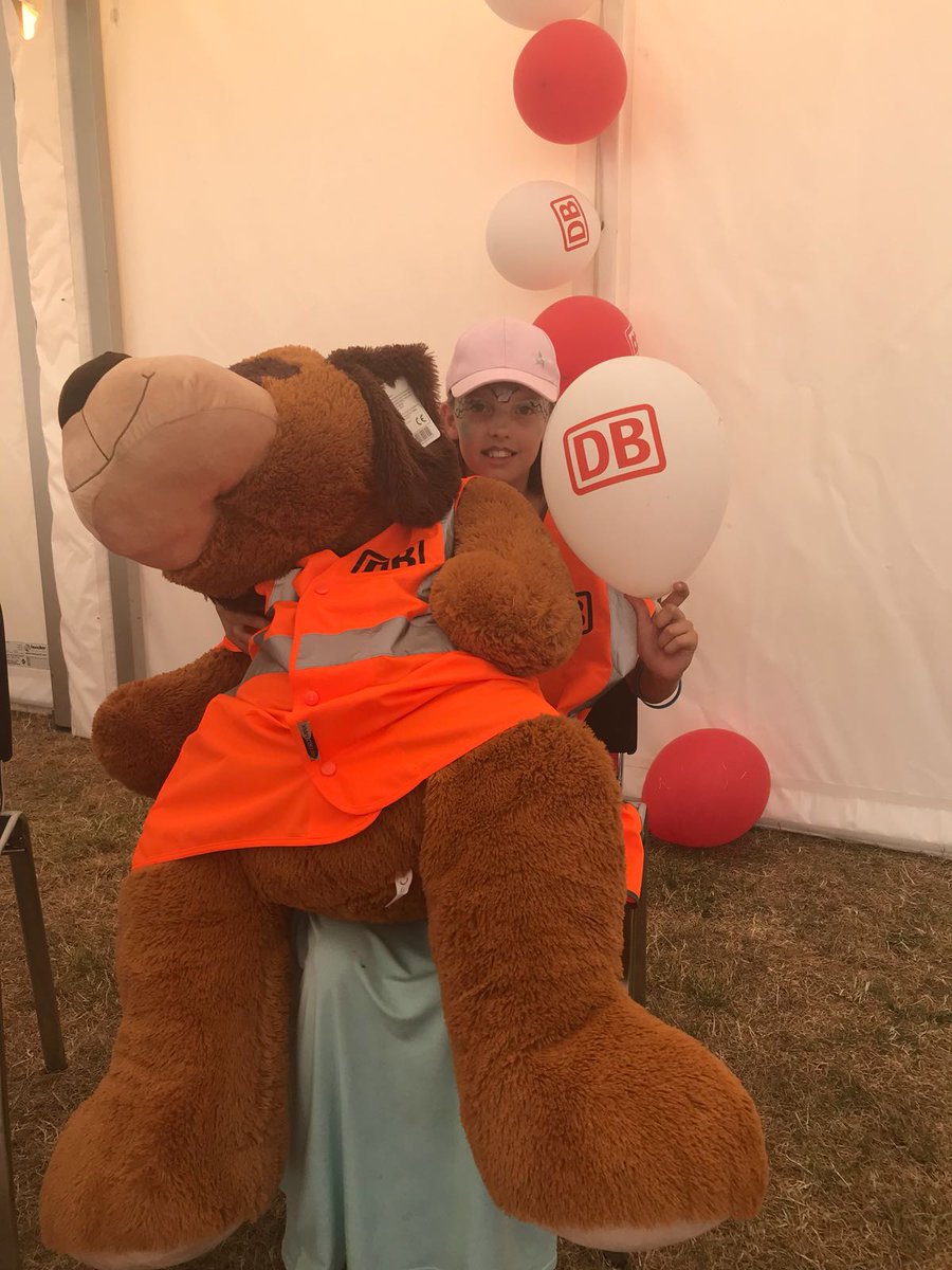 DBCargoUK's tweet photo. #DBCargoUK colleagues earlier this week supported our customer @Outokumpu 'family fun day' along with @BritishTransportPolice to raise awareness of the dangers of going on or near the railway. #RSW18 #buildingsafetytogether #railsafetyweek2018 https://t.co/AJ7Wa6hOSs