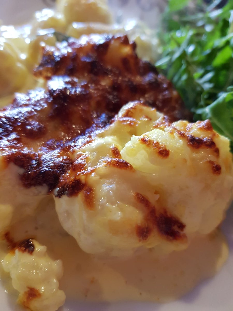 KetogenicWOL's tweet photo. KETO MAC'N'CHEESE #vegetarianketo #vegetarian #LCHF #cauliflower #paleo #glutenfree #sugarfree #diabetes #diabetic #HealthyLiving #healthylifestyle #HealthyNation #healthy #Food #Foodlovers #Foodies #lowcarb #dinner #lunch #turneric #cheese #CREAM #basil #CheddarLIVE #Dijon https://t.co/evsIs8ha7o