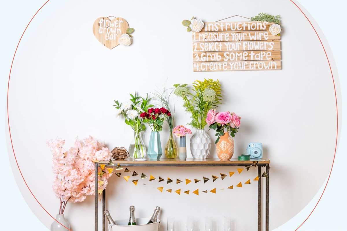 Try this FUN DIY Flower Crown Bar! with our Fresh Flowers from @zola @DIYWeddingStyle howtodiyweddingflowers.com/2018/07/03/fun…
#diy #weddings #flower #zola