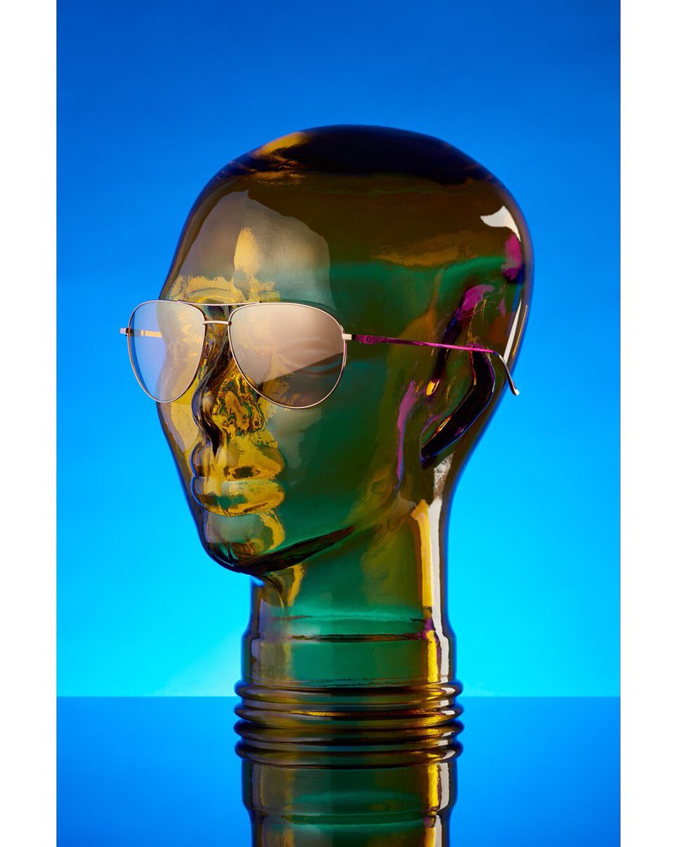 An unused image from shoot for Benltey Magazine / Archant Dialogue.
.
.
.
.
.
.
.
#bentley #sunglasses #colouredglass #manequin #stilllife #portrait
