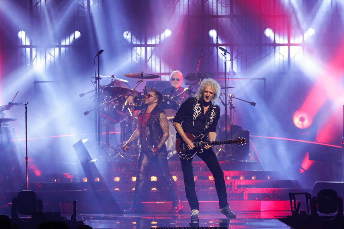 .<a href="/QueenWillRock/">Queen</a> and <a href="/adamlambert/">ADAM LAMBERT</a> channel the spirit of Freddie Mercury at London's O2 Arena - review:

attitude.co.uk/article/queen-…
