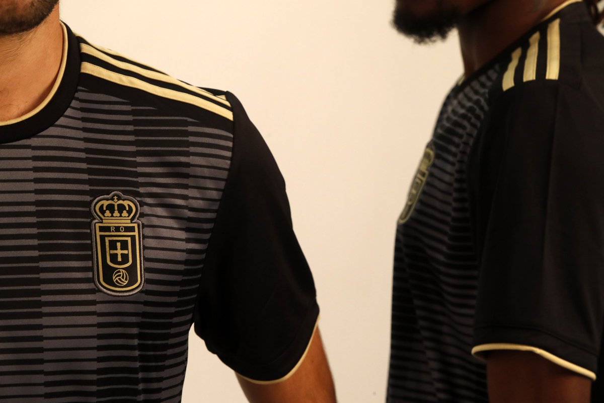 Estas son nuestras equipaciones para la temporada 2018/19

¿Ganas de ver más? Mañana, todos los detalles

Próximamente en nuestras tiendas oficiales 💙🔜

#AdidasRO1819 #RealOviedo