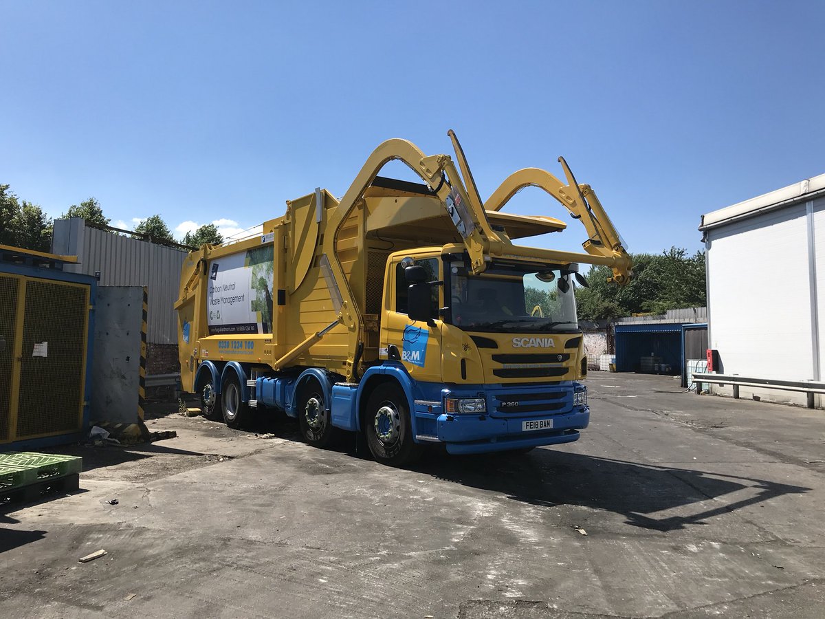 kingsmac's tweet photo. A very interesting visit to the Bagnall and Morris recycling plant with the King’s Weekly Newspaper team. We found out how our waste at King’s is disposed of and recycled. Keep an eye out for the video interview, written exposé and pieces in the Illustria. #EcoKings #KingsWeekly https://t.co/2JEUGEHue5