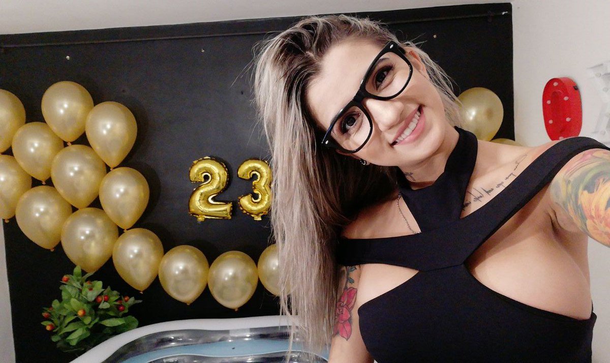 Birthday Porn Games - AGATA RUIZ no Twitter: \