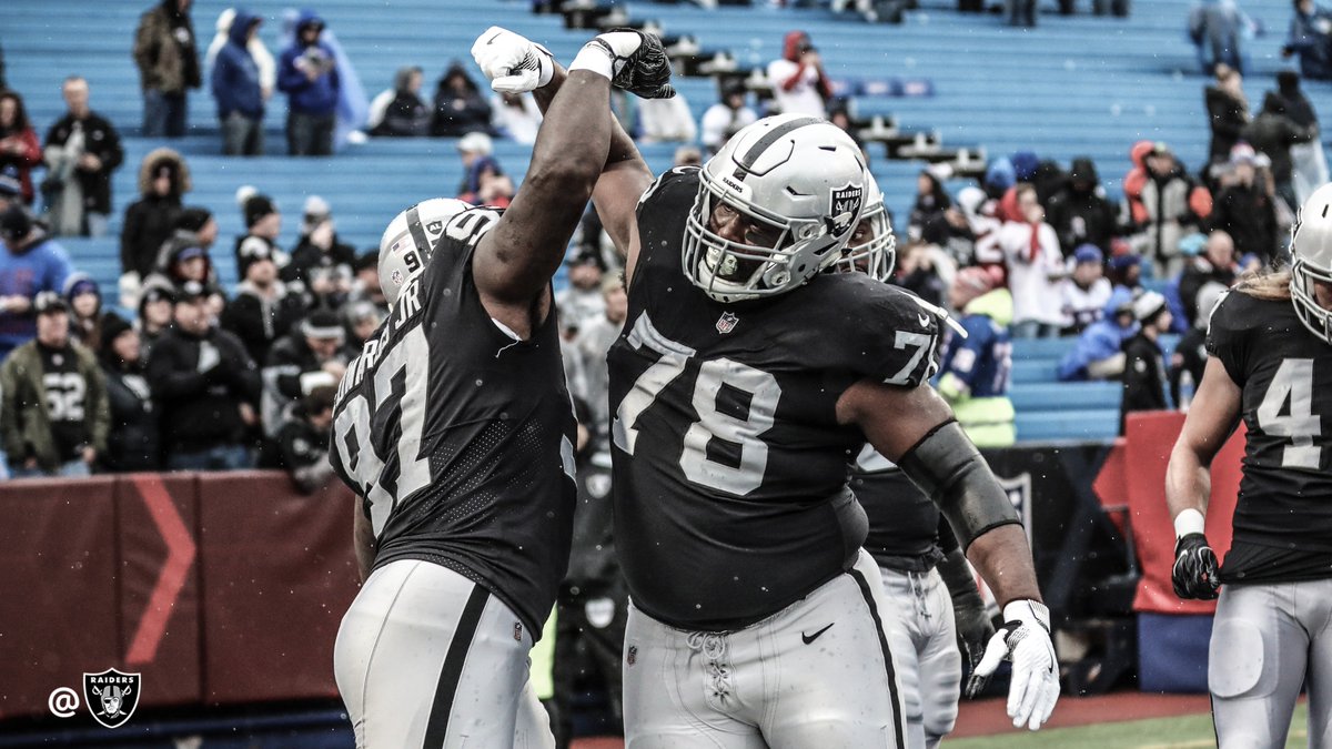 Raiders's tweet photo. Teamwork makes the dream work. #RaiderNation https://t.co/IF1WYGirKr