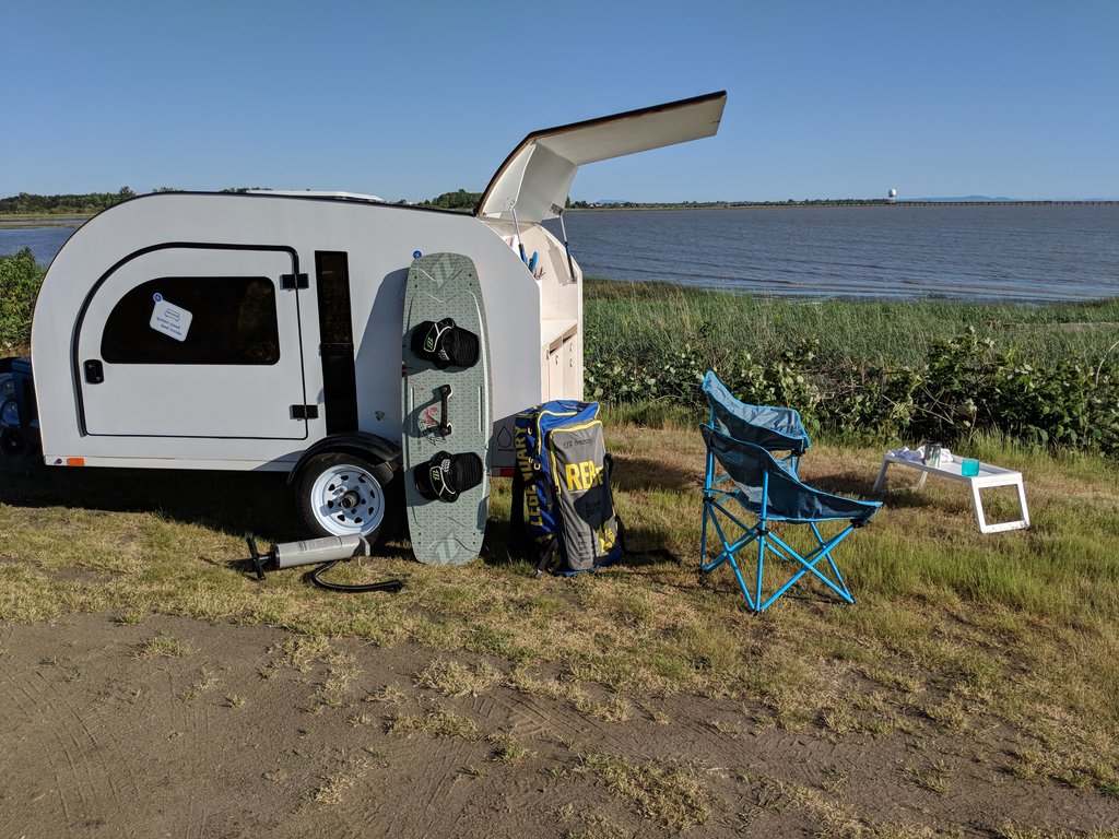 DropletTrailer's tweet photo. Droplet - Quality time by the ocean 🌊
#explorewest
#thenextsmallthing
#kiteboarding
#kitesurfing
#explorebc
#parksstories
#themodernnomad
#gorving
#poweredbyRIVER
#weekendwarrior
#rentme
#tinyhomeonwheels
#teardroptrailer
#teardropcamper
#adventure
#adventurebasecamp
#basecamp https://t.co/7f67ekcgHm