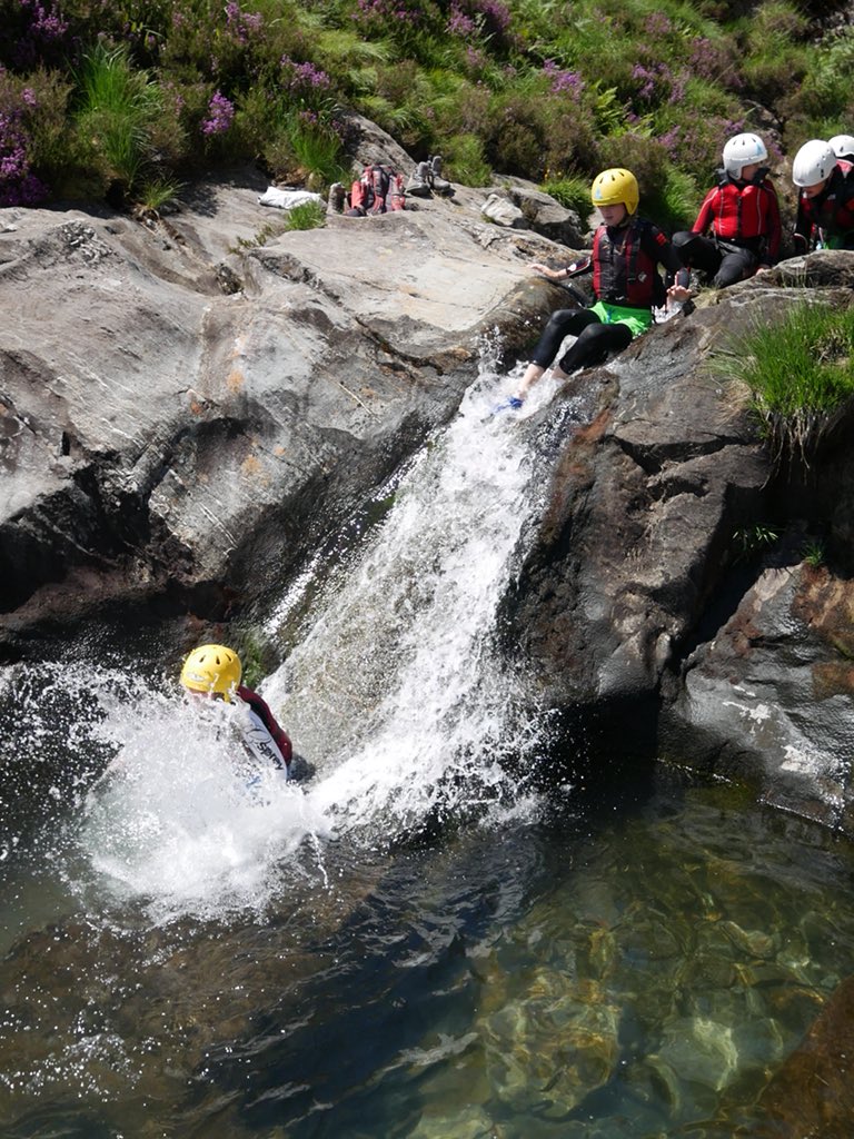 DSDolawen's tweet photo. Gorge walking on Snowdon ⛰ #7SMH @DorothyStringer @DSDolawen @bigyellowss https://t.co/KJ7czSnbbg