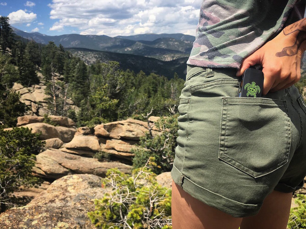 Portable and discreet for that perfect #sesh spot. 👌🏽 #LiveBetter #VapeCommunity #CannabisOil