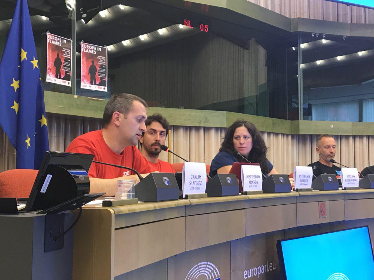 etorrescuideiru's tweet photo. Carlos Sánchez y José P. Aranda, de la coordinadora estatal @BomberosCCOO han explicado hoy en Bruselas que existen muchos servicios de bomberos en España que no cuentan con medios ni con formación sanitaria para asistir. Reclaman integrar los servicios sanitarios #Europeinflames https://t.co/Z0itgdIBSK