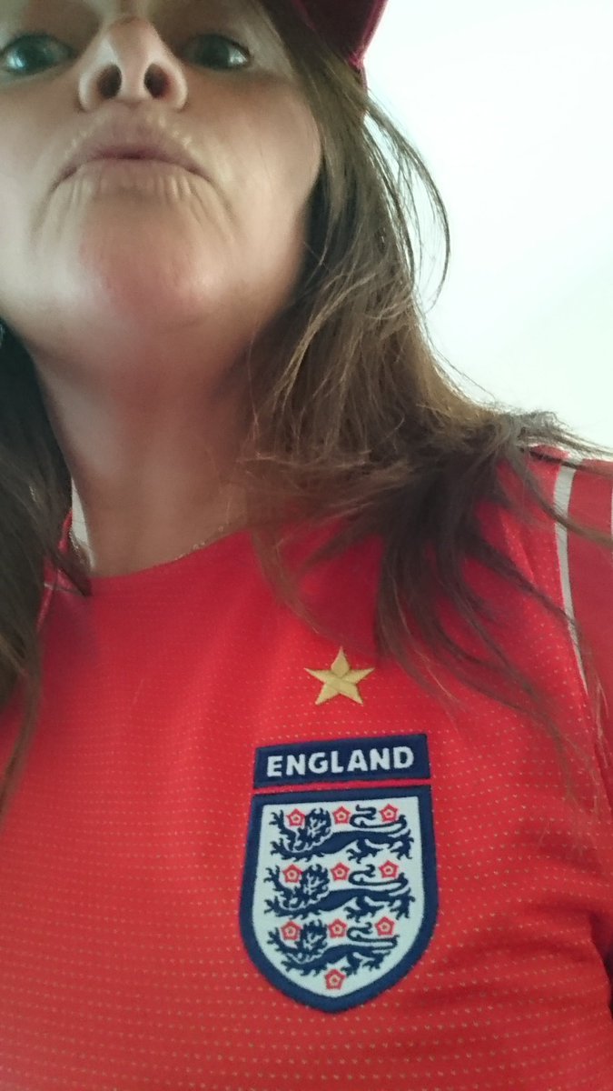 JoRussellRadio's tweet photo. #EnglandReady
SHOW US YOU'RE ENGLAND READY
#ComeOnEngland https://t.co/OfZpnSbBcT