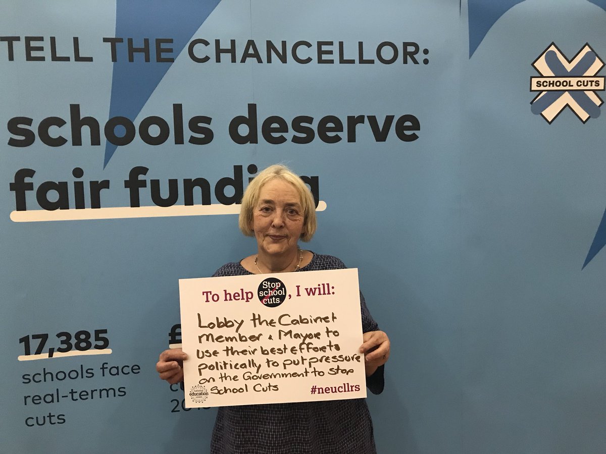 RedHen90's tweet photo. Sarah Ruiz, Cllr in custom house tells us what she is going to help stop #SchoolCuts.

@NEUnion Cllr briefing about to start #neucllrs https://t.co/PnU2zVGU54