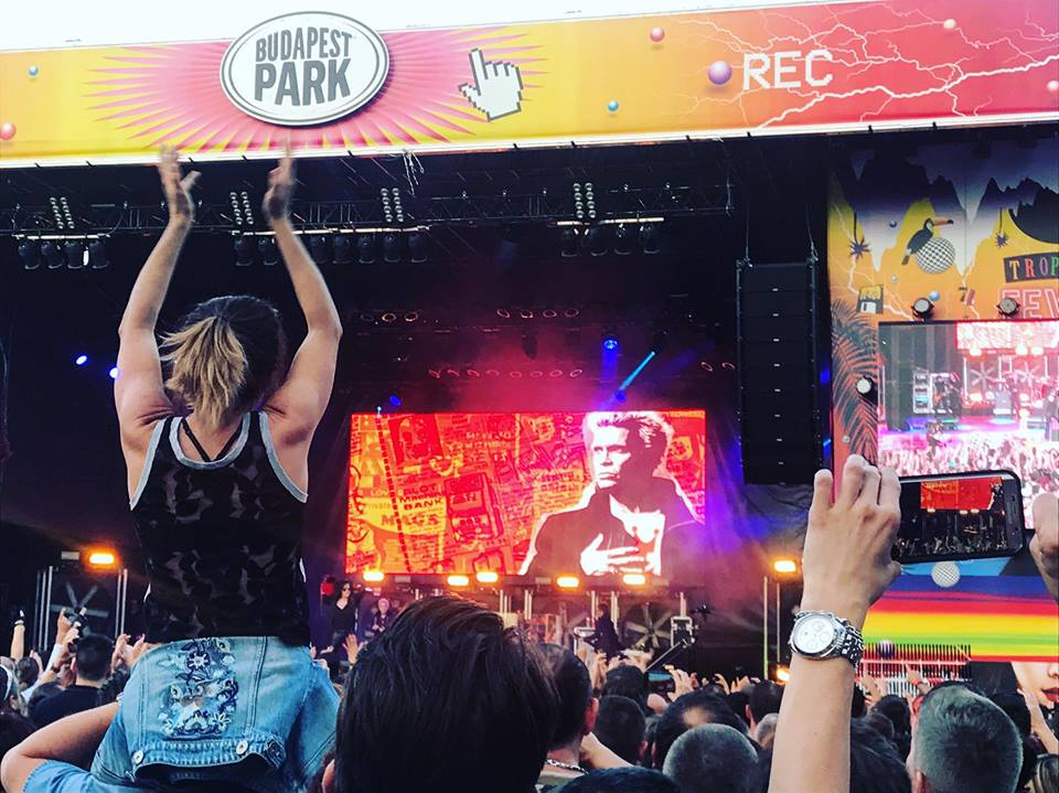 rua_royal's tweet photo. Loved it to the moon and back! ♥️😎
#kaiserfranzjosef #billyidol #RUA #music #love #rock #BudapestPark #coolplacecoolmusic #Budapest #Hungary #thebest #fun #wascool #HU https://t.co/YmArmlxwKl