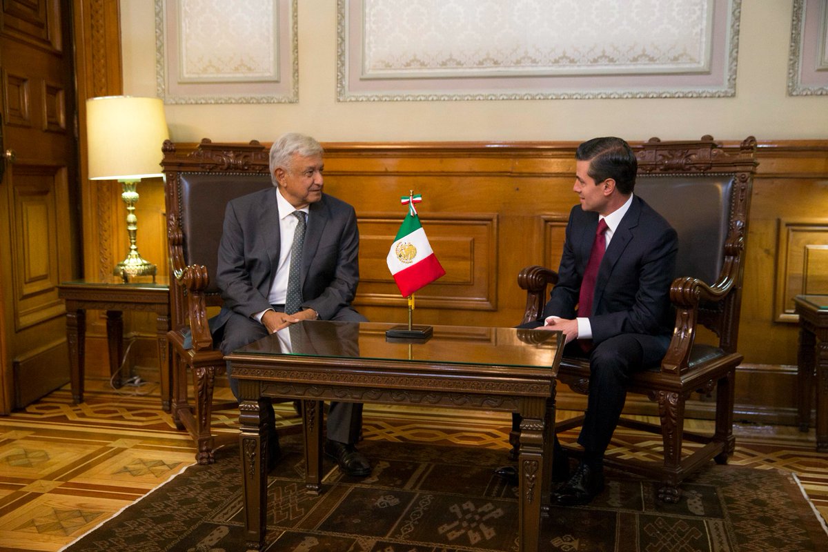 PresidenciaMX's tweet photo. El Presidente @EPN recibió en #PalacioNacional a Andrés Manuel @lopezobrador_ , durante el encuentro el Presidente #EPN, manifestó la disposición del @GobMx para llevar a cabo una transición ordenada y eficiente en beneficio de las mexicanas y mexicanos. https://t.co/06VdPDXvFl