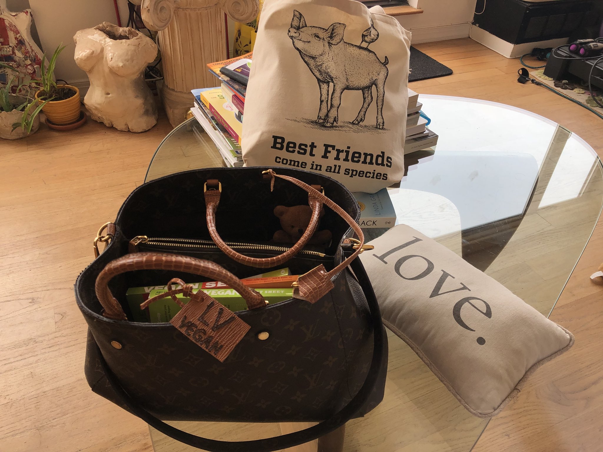 Suzannah Troy on X: @LouisVuitton Dear Louis Vuitton canvas bags  brilliant! I am now #vegan so all leather strips removed on this  magnificent LV #veganized #Eneslow masterfully replaced looks like animal  but