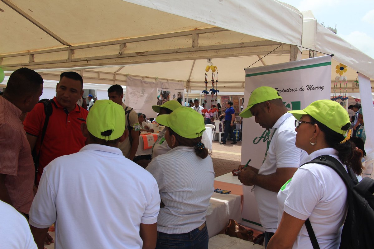 Fundimur's tweet photo. #AccionesdeImpacto | En la Ciudad de Cartagena se desarrolló la Feria Agroindustrial y de Emprendimiento del @SENAComunica . Nuestros beneficiarios de la Comunidad de Monroy vivieron su primer intercambio de experiencias donde se mostraron al sector productivo de Bolívar. https://t.co/r4qrtUDSMQ