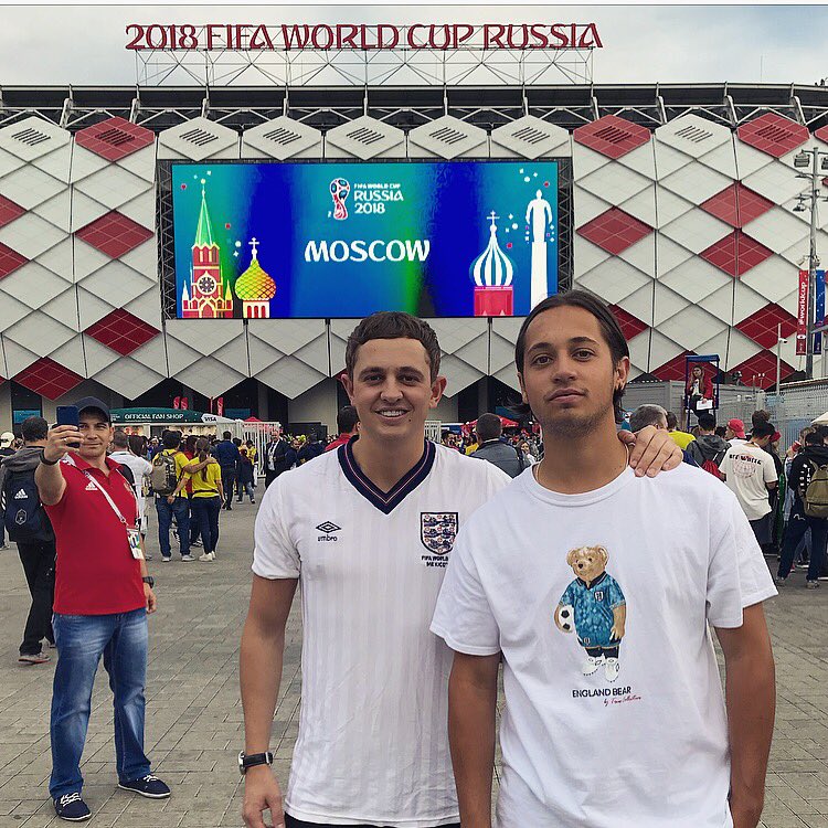 GeorgeLineker's tweet image. Nicked the old mans 86’ World Cup shirt from his trophy cabinet ... because it’s coming home 👊