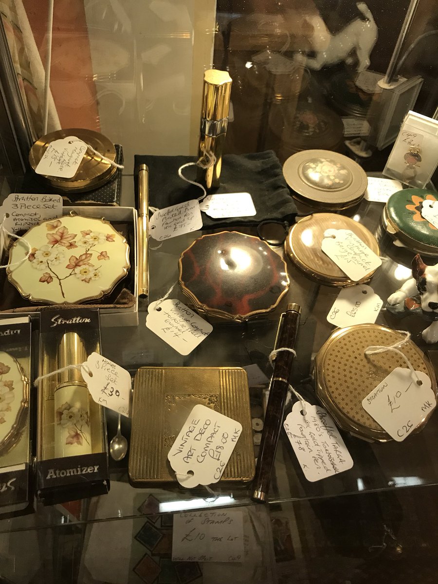 clareantiques's tweet photo. #snapshot #Eclectic @ClareWalks @BlueDogClare @HandHBookshop @claregolfcourse #Sudbury #Suffolk https://t.co/qrQYJrMfD2