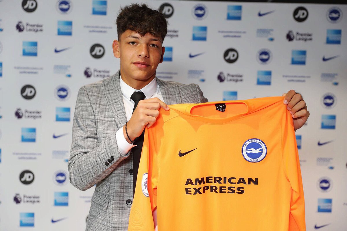 roco_rees's tweet image. Happy to have signed a new contract with @OfficialBHAFC, excited for the season ahead🔵✍🏼