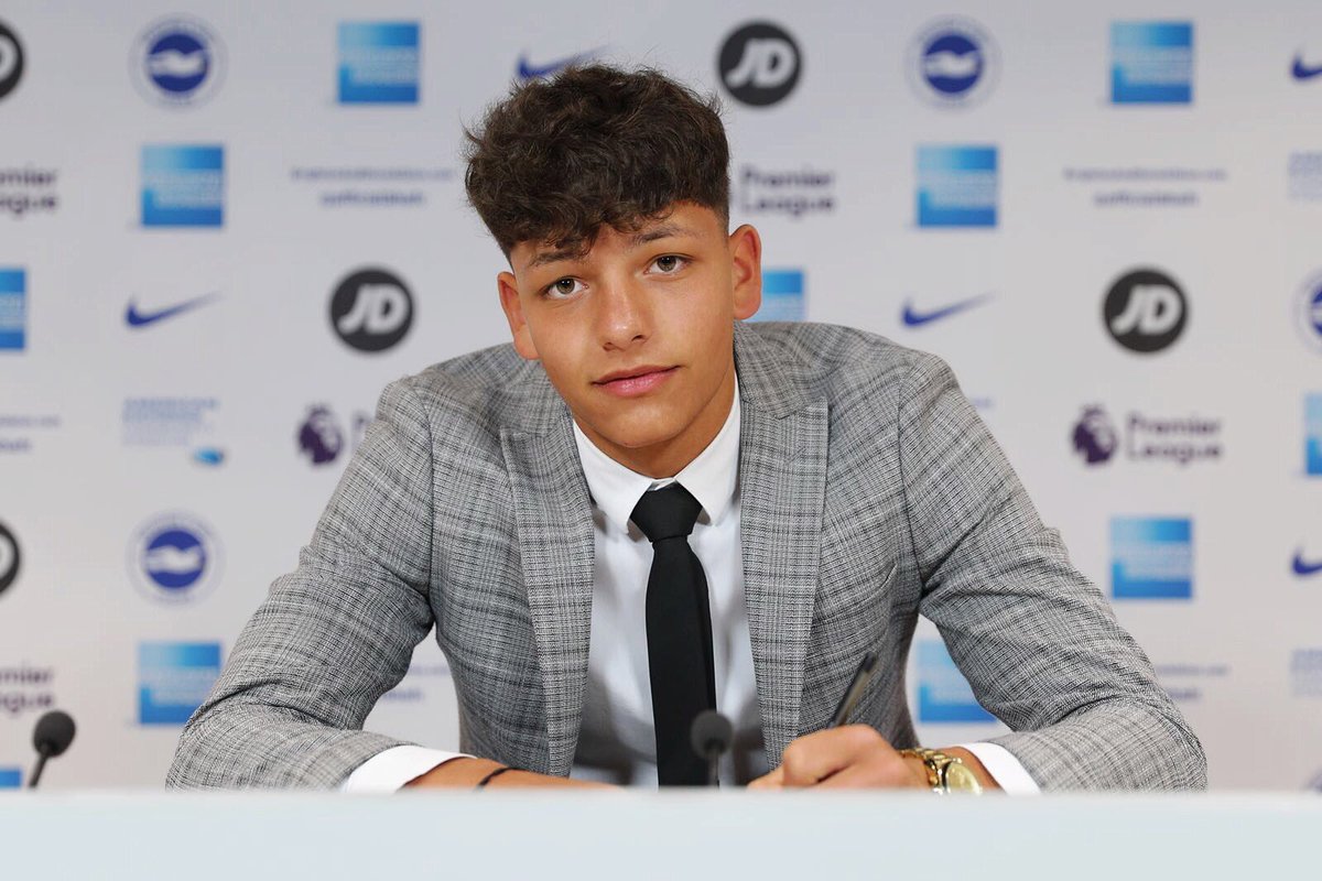 roco_rees's tweet image. Happy to have signed a new contract with @OfficialBHAFC, excited for the season ahead🔵✍🏼