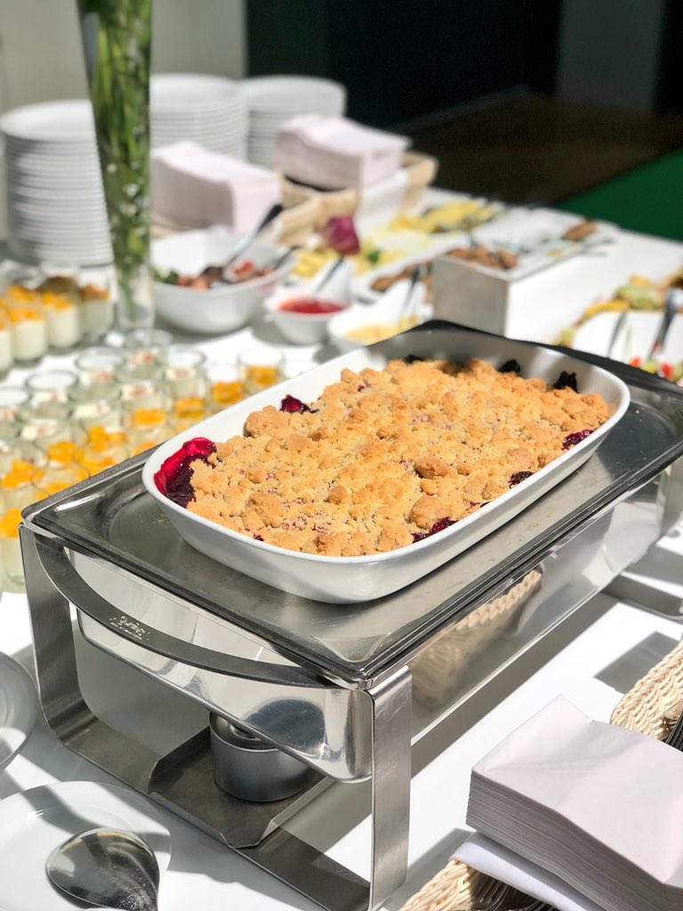 snackweg's tweet photo. So ein leckerer Abschluss des ersten Tages @k5berlin 😍❤️🙃#eCommerce + #Snacks = ❤️ #K5BLN #snackweg https://t.co/2xxQD7YslY