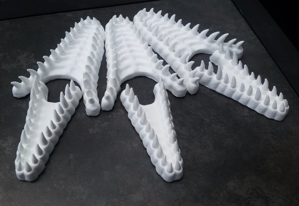 FossilFueledFx's tweet photo. Some fresh #Raptor jaws, hot out of the mold! They still need some samding and trimming along the edges. Love all those teeth <3

#velociraptor #jurassicworld #jurassicpark #fursuit #resin #WeNeedMoreTeeth https://t.co/4YWAJ63JHK