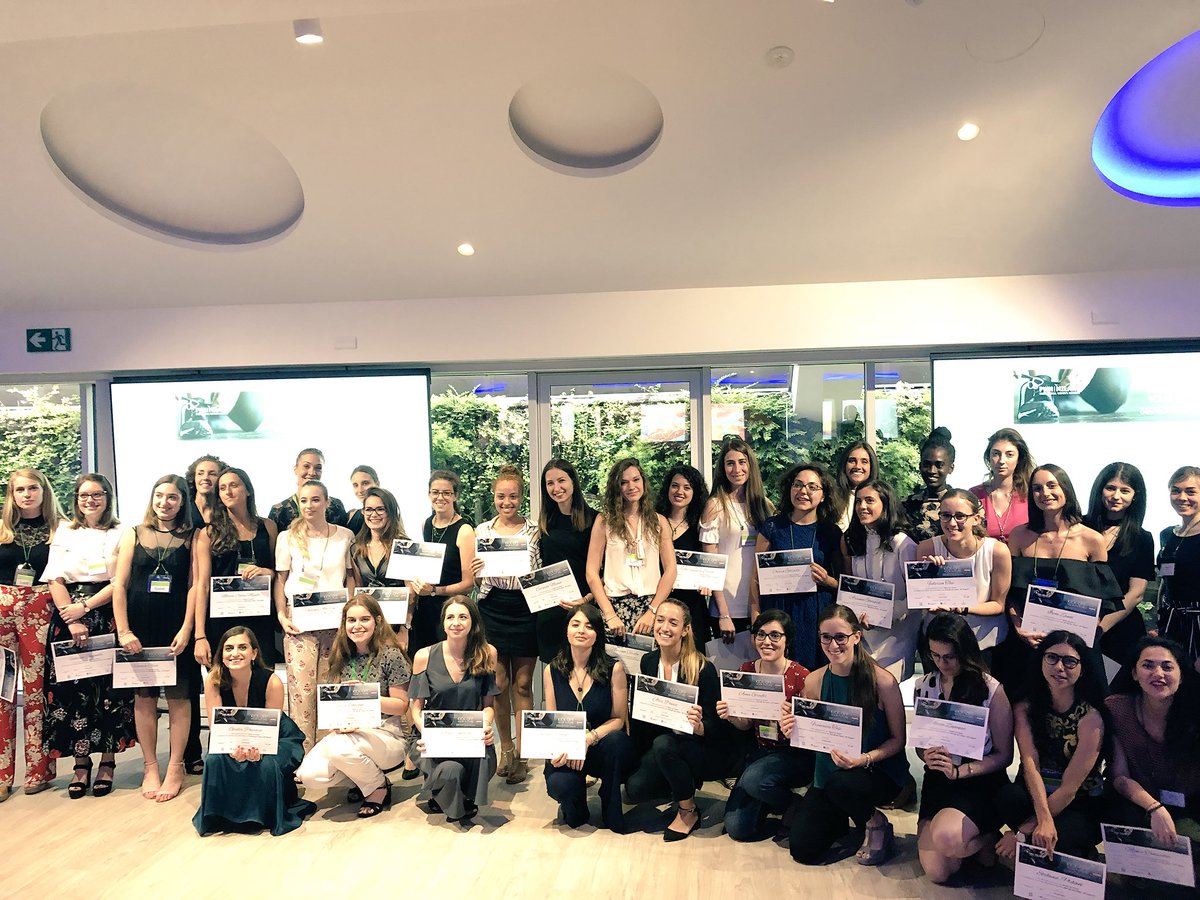ginidup's tweet photo. Ecco i 50 talenti che hanno concluso il programma #KickoffYourFuture di @PWN_Milan Brave ragazze! https://t.co/KPR1Q5R98i
