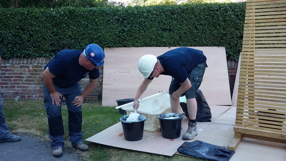 AmeliaLucyE's tweet photo. Great time @TheCCT Heritage Skills Day at St Peter's Church, Gamston with Heritage Conservation Restoration Ltd #limepointing #stonemasonry #leadworking #stainedglass #Nottinghamshire https://t.co/pk8dpGaqfK