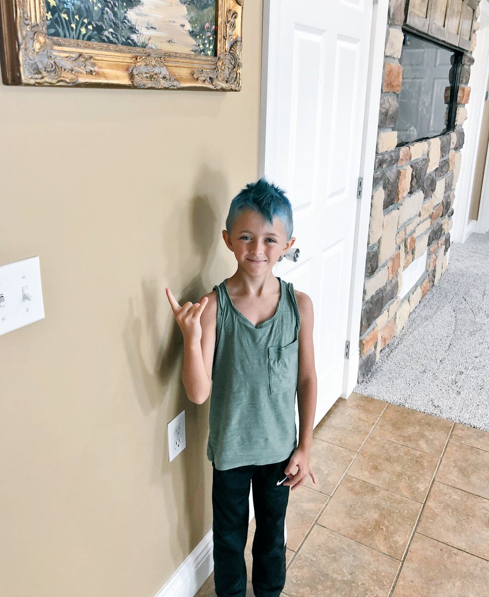 RomanAtwood's tweet image. After 2 weeks Kane finally admitted why he dyed his hair...
Thanks @Ninja 🤘🏼😂