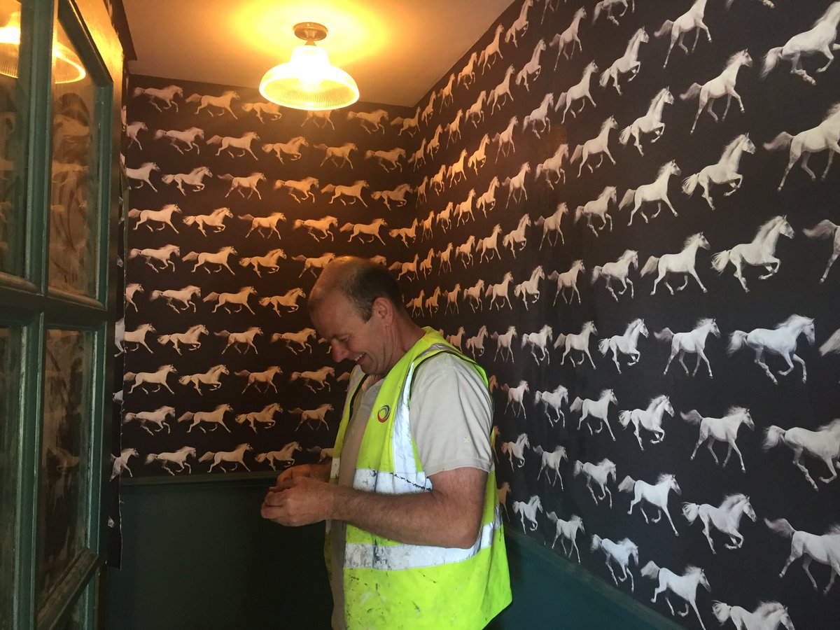 Guess the name of our next pub project?! Great to see the bespoke wallpaper fitted #whitehorse #tilbrook <a href="/team_perfectpub/">the perfect country pub</a> ⁦@WellsBrewery⁩ #happybuilders