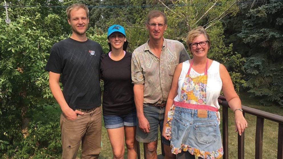 FCCagriculture's tweet image. “We’d like to have a plan in place and have some certainty and timelines, but the path forward is a work in progress.” Read the Grueter’s transition story. fcc-fac.ca/en/ag-knowledg… #CdnAg #LetsTalkTransition