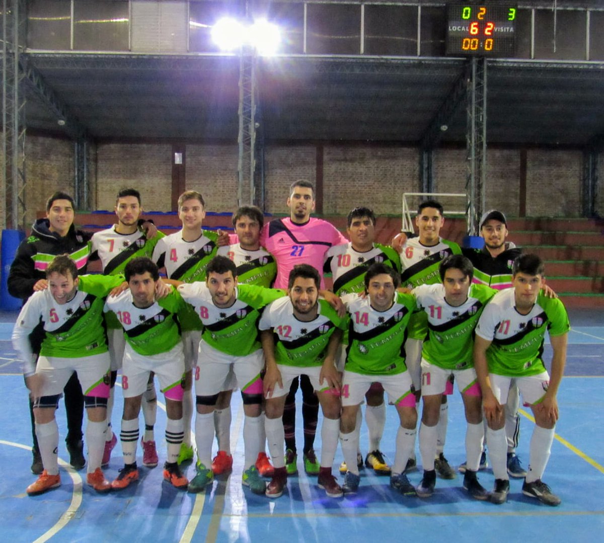 AndyKnesevich's tweet photo. Vamos #ElModeloFc con la vida y mucho fútbol salimos victoriosos..ahora viene otra final contra el gran equipo #Eureka en semis. 💪⚽...#ElModeloFc 3 #Buya 0 https://t.co/Nvv0rImABn