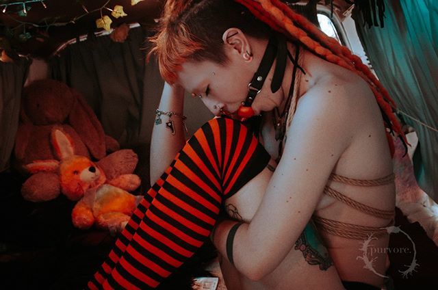 purvore's tweet photo. One last pretty from this set to round out the row :3 
Rope by @jaderope

Gag by @geeky_sex_toys

Pledge to my archives on Patreon for access to the whole set!

#selfportrait / https://t.co/NZOUjqK2fi .
.
.
.
.
.
.
.
.
.
.
.
#shibaripractice #shibarikinb… https://t.co/7OCb95hK0W https://t.co/troVAIEEKL