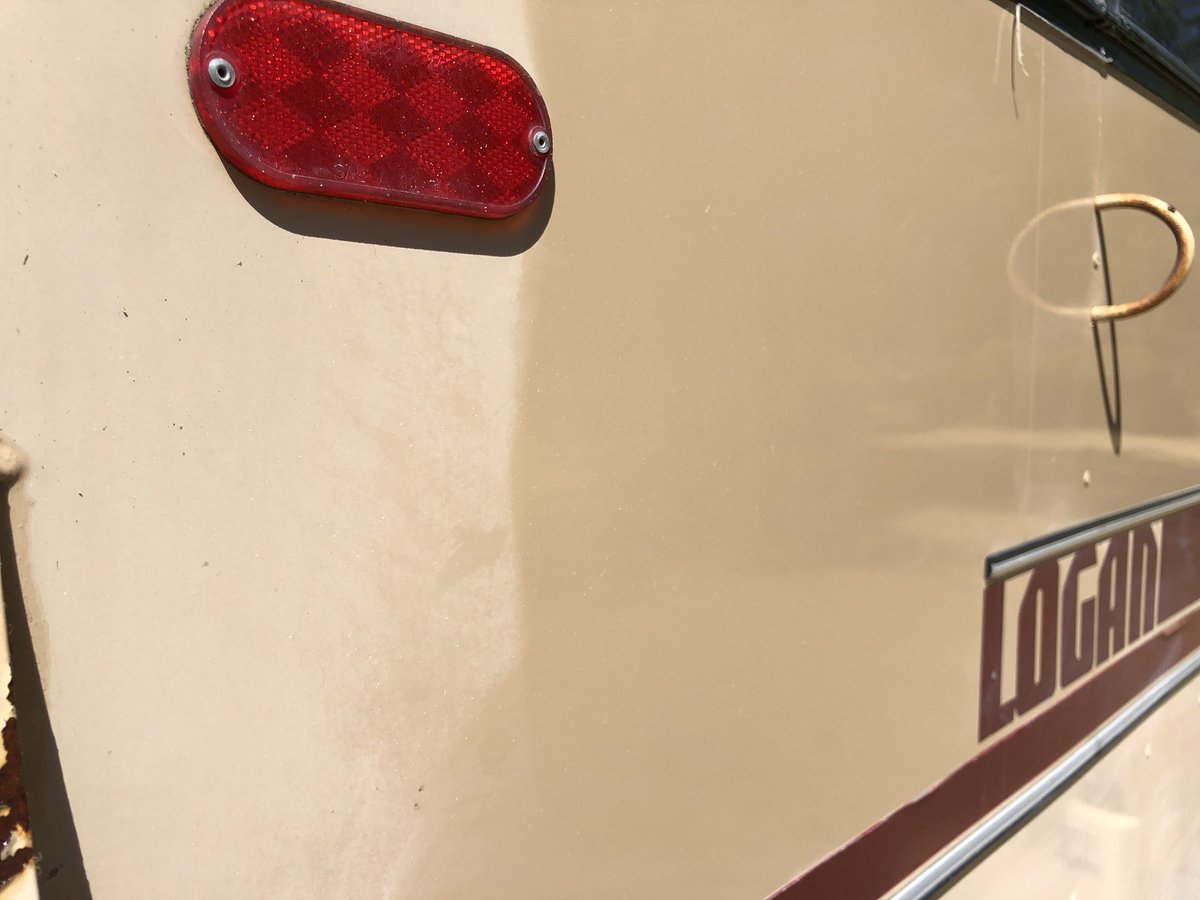 When the wax brings back the shine to a 40 year old trailer. 😍