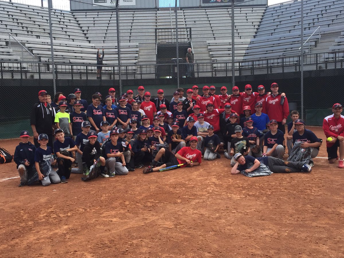 Wrangler_9's tweet image. Thanks to team Canada Juniors for inspiring the next generation of ball players. Good luck in PA!  ⁦@SaskSelects⁩