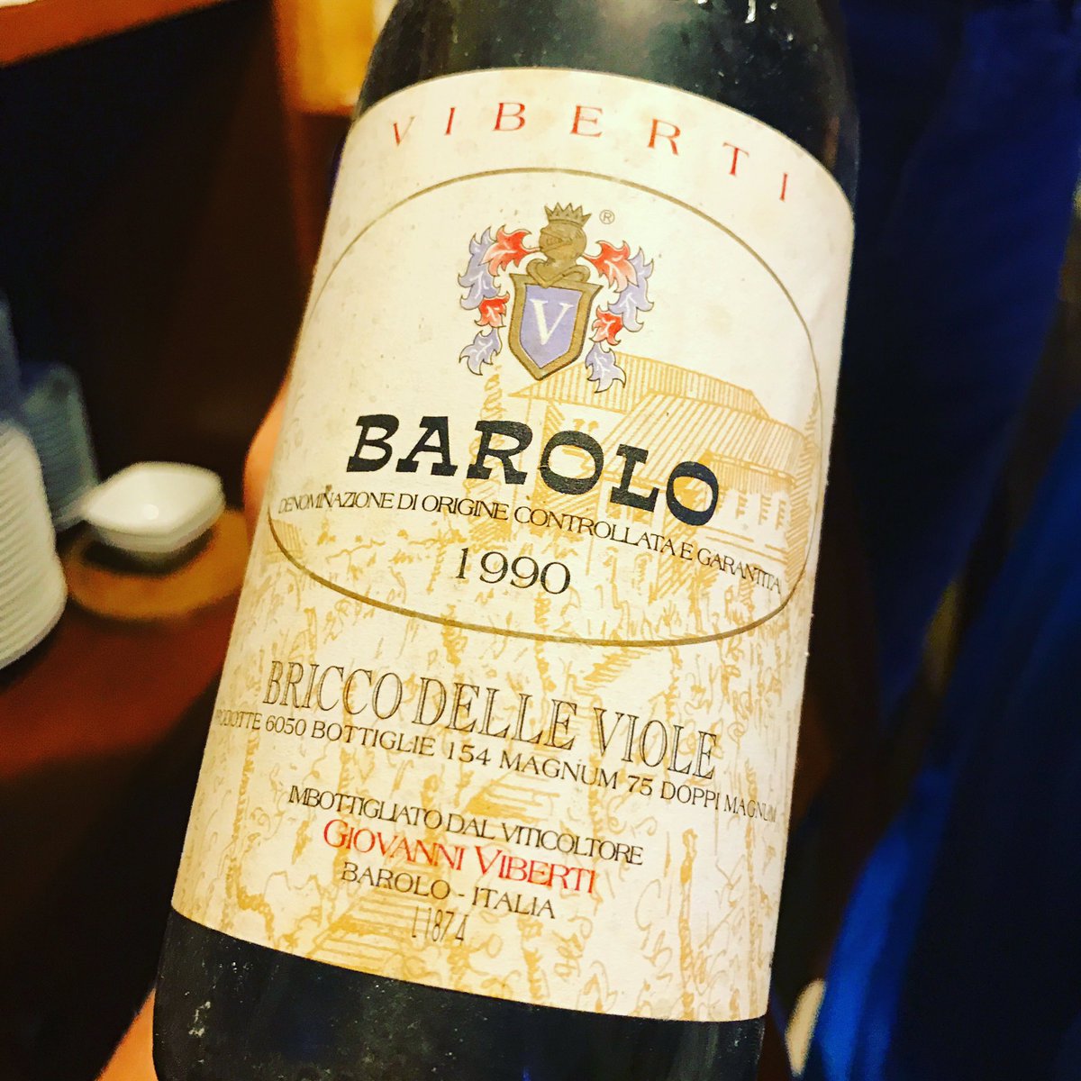 corinnekeddie's tweet photo. The generosity of our hosts always amazes me: vertical of '10, '11, '07, '03 + '90 of Viberti Barolo Bricco delle Viole. Such a treat
.
#365daysofwine @collisioni #collisioni18 #progettovino #briccodelleviole #wine #winetasting #winelover #barolo #winelife #winetime #travel #vino https://t.co/u73fpmczIz