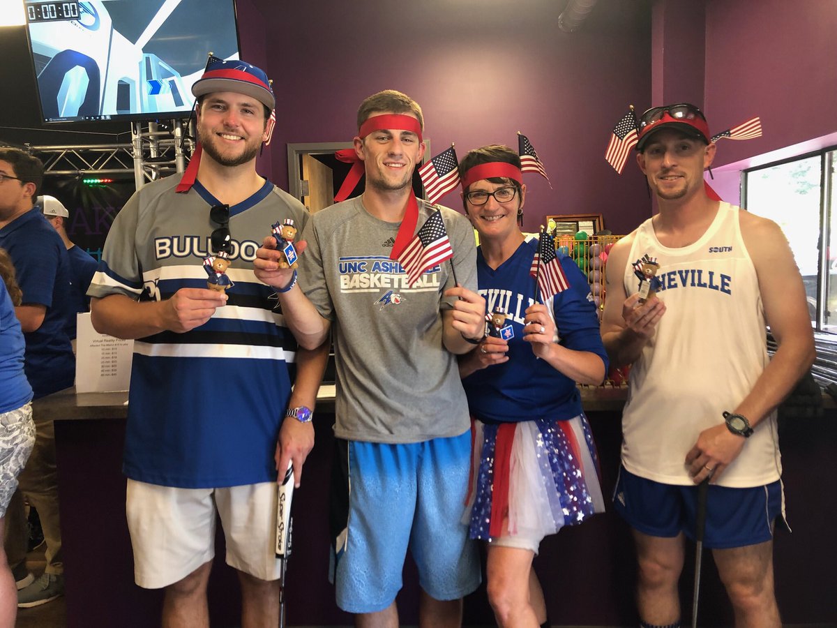 UNCAvlBulldogs's tweet photo. Congrats to the winning team in the costume contest in the inaugural @UncAvl Athletics Red, White and Bulldogs Putt-Putt showdown #AVLDogDays https://t.co/3enBlQ2Mop