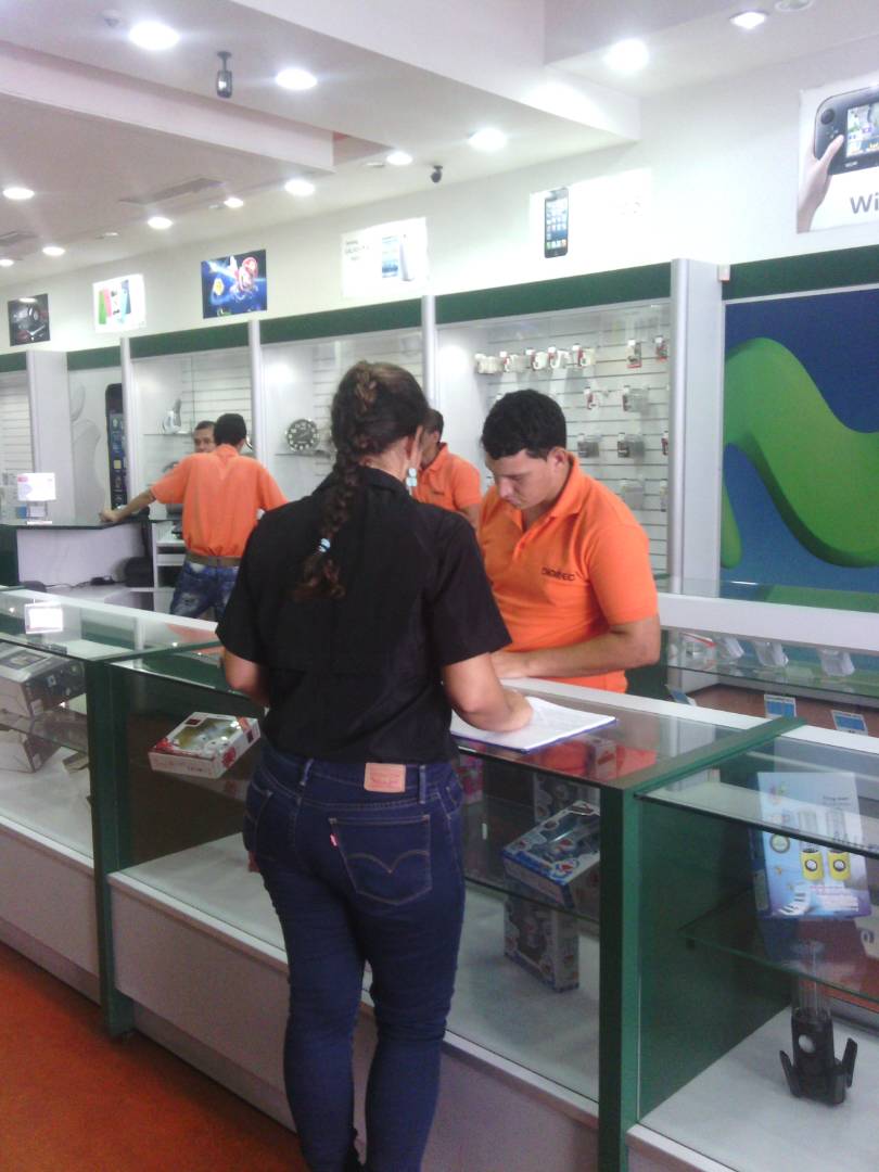 #CICPC Prevención Social Nueva Esparta, realizo Jornada Especial de Atención a las Victimas dirigido a Comerciantes, abordados 13 comercios en la Av. Santiago Mariño, Municipio Mariño. <a href="/DouglasRicoVzla/">Douglas Rico</a> <a href="/PRENSACICPC/">PRENSA CICPC</a> <a href="/Carlosgarate14/">Carlos Gárate</a>