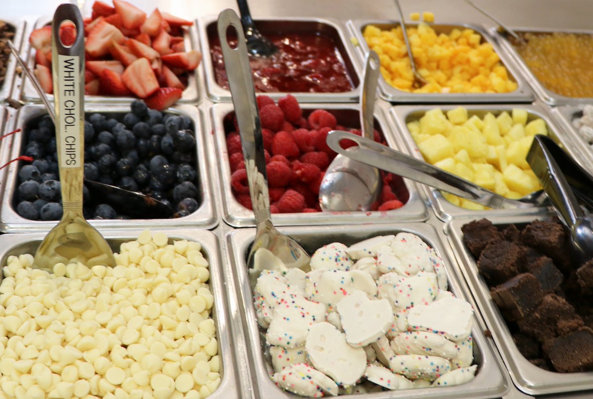 Froyo makes the world go round🍦🍦