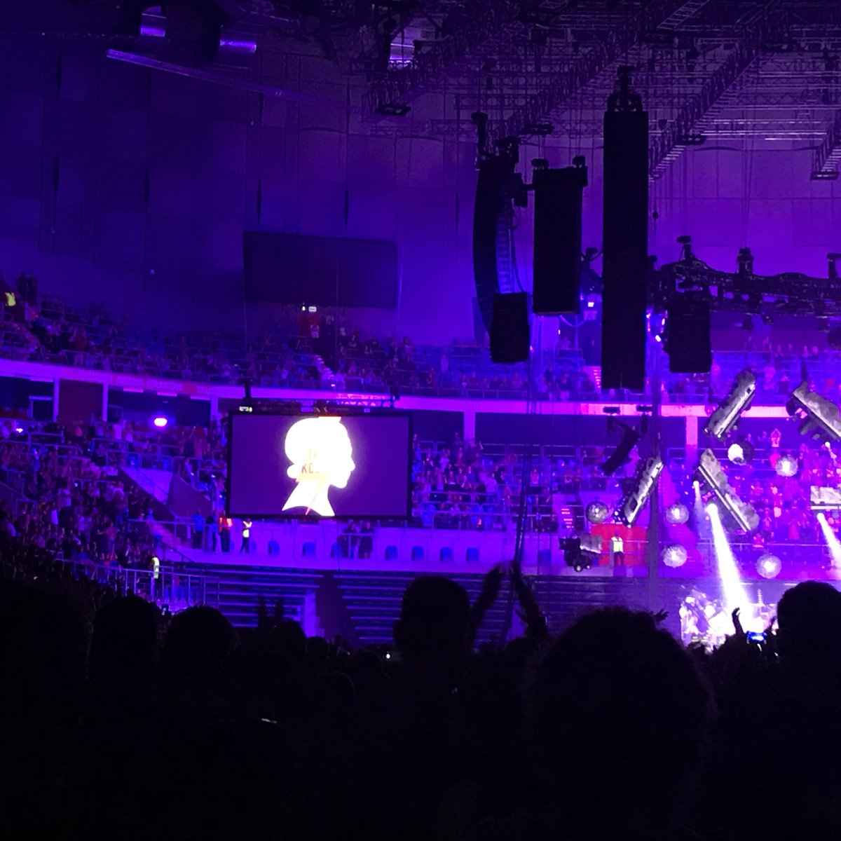 Ms_Iwona's tweet photo. #strajkkobiet z #PearlJam w #Krakow https://t.co/ifX2dg7gUh