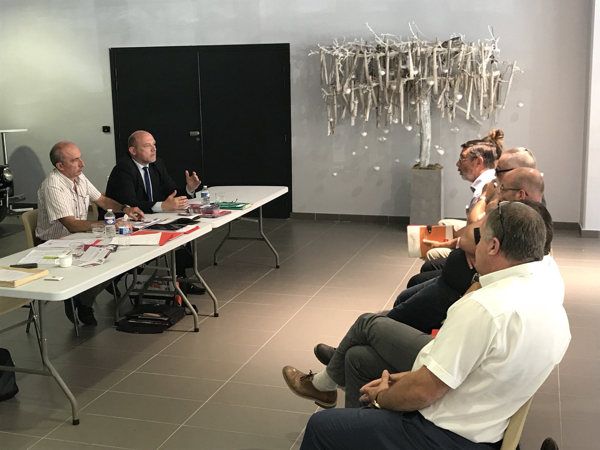 Échanges avec Frédéric Nihous cet après-midi sur les dispositifs du Conseil Régional HDF dédiés à la rénovation énergétique des logements.