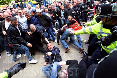 lizBeth_Hineni's tweet photo. @lizBeth_Hineni
When you invite the enemy in your home... disaster💔😡😱😨😡
TODAY
🇬🇧🚨Birmingham England 🚨🇬🇧
#IslamHates all #Christians #Jews
#Vandalism #Islam #Terrorism
#BombMakingFactories
#Birmingham
watch video @OANN ⏬
https://t.co/jWcRVr9wpl https://t.co/VSQE1muU3k