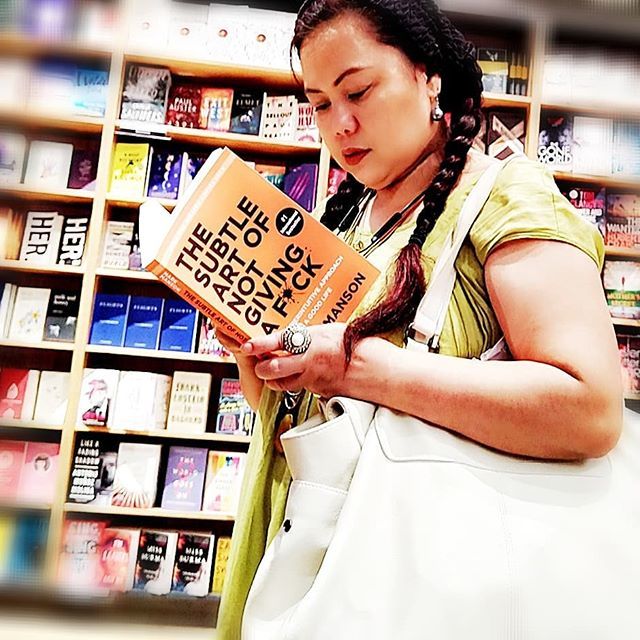 StoriesInMyDNA's tweet photo. A lot of people doesn't really know that 80% of what a writer does is #read.

#writer #contentwriter #uae #uaedna #whatsyourstory #wewriteyourstory #wewrite #getdnaed #getstoried #dubai #mydubai #abudhabi #sharjah #reading #research #memoir #autobiograph… https://t.co/eGchznYJ4J https://t.co/1AWGxjG74U
