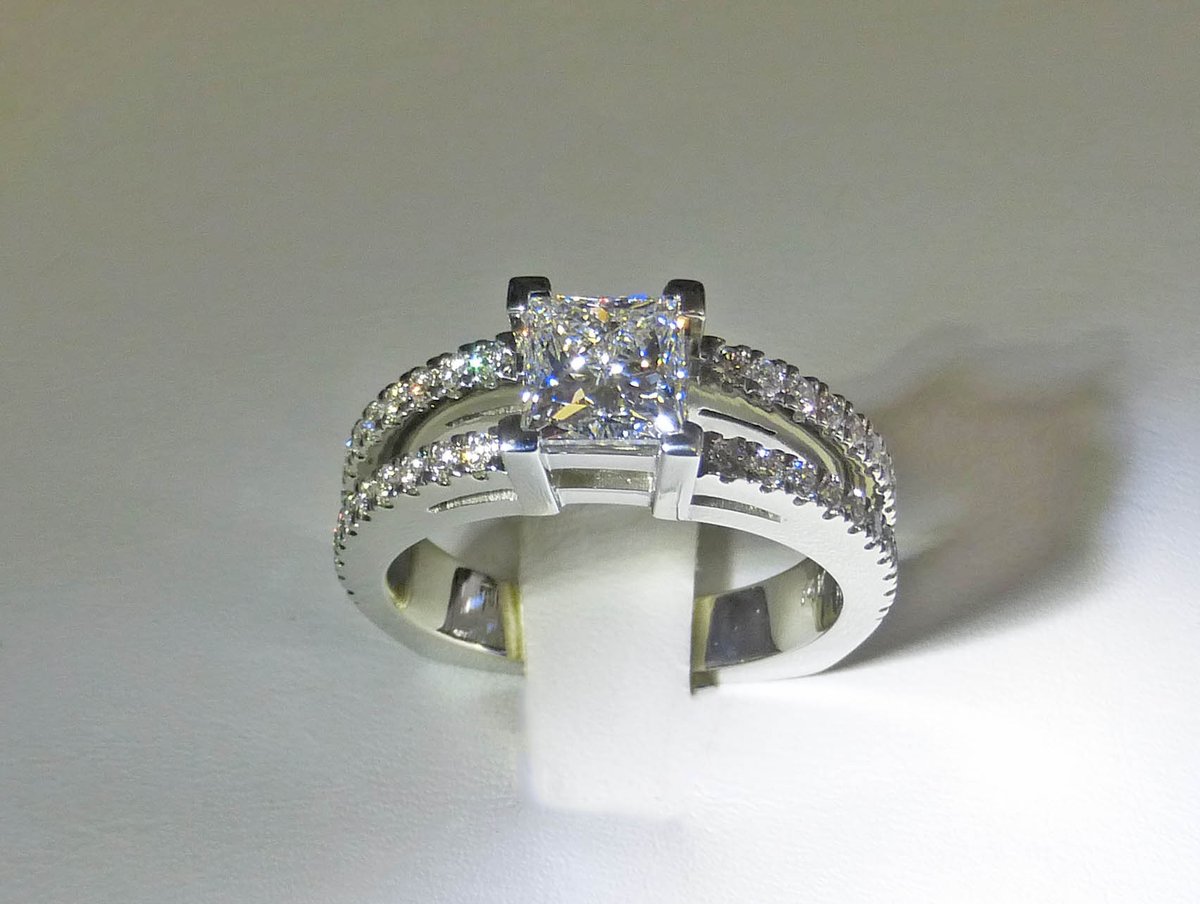 precisionring's tweet image. Here is a very popular #splitshank engagement ring design.  This #custommade engagement ring was set in white gold with a #princesscutdiamond in the center and #rounddiamonds on the shank.  Visit us at precisionring.com and get started on yor #engagementring #shoplocalyyc