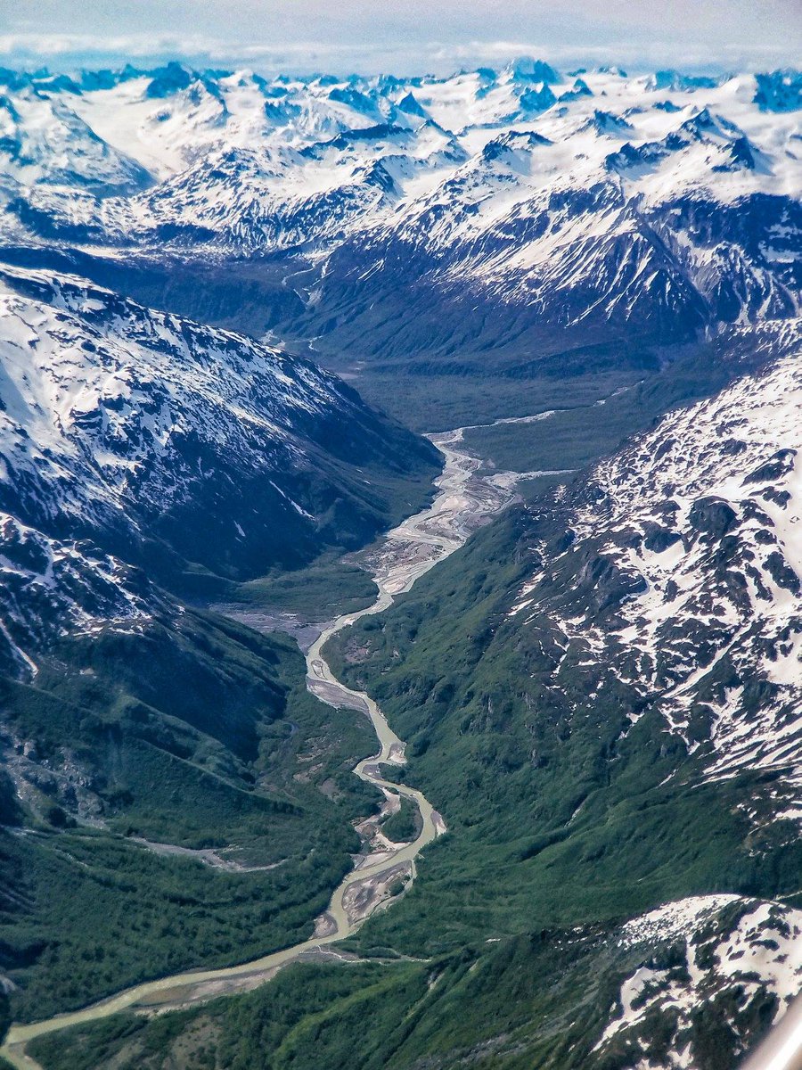 LakeClarkNPS's tweet photo. Entrance to the interior part of #LakeClark often includes a journey through "the narrows". This portion of Lake Clark Pass features glaciers, braided rivers, wildlife, and waterfalls to set the scene for your visit. 

It's July. #FindYourPark yet? ➡️https://t.co/Dpfr1aGQg8 https://t.co/NUpprnusWc
