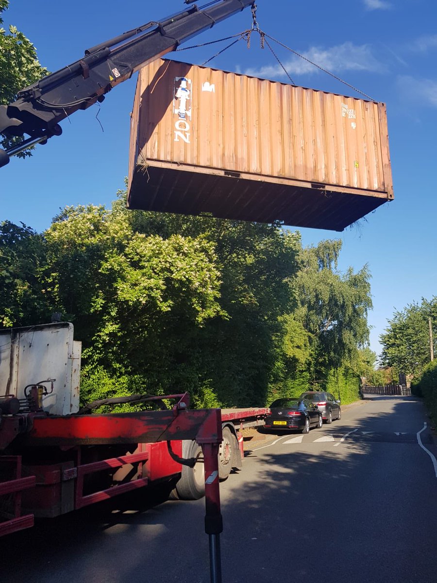 berkley_jfc's tweet image. Massive thank you to one of sponsors @AshlarConstruct for the brilliant donation of a container for our goals store as you can see it looks good ready for the new season also big thanks to @mfeeney12 for all his help 👏🏻👏🏻👏🏻👏🏻👏🏻👏🏻👏🏻